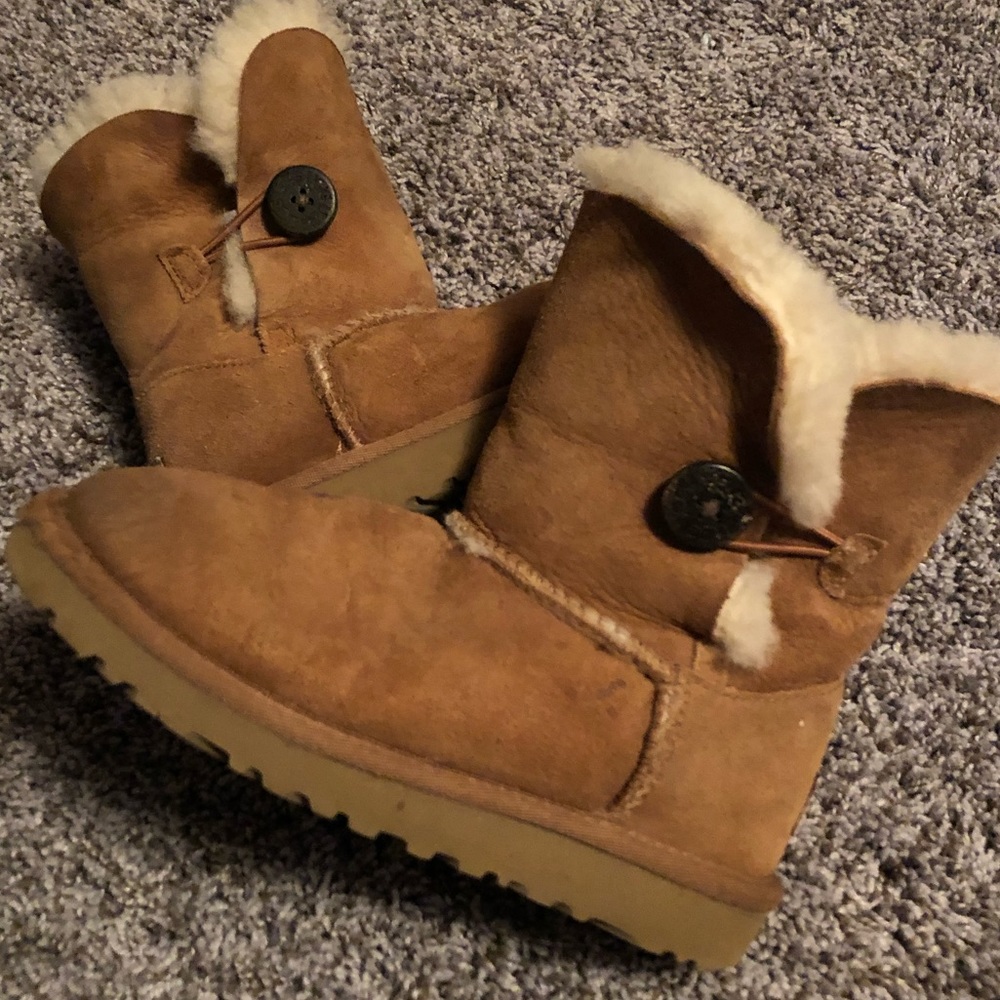 Youth Girl’s UGG Bailey Button Brown Suede Boots